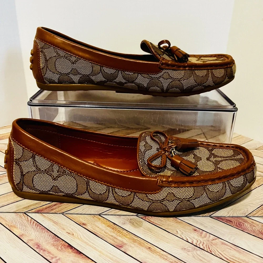 Coach excellent used